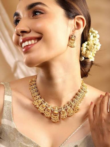 Traditional Gold Bangles Collection Best Jeweller in Bahraich